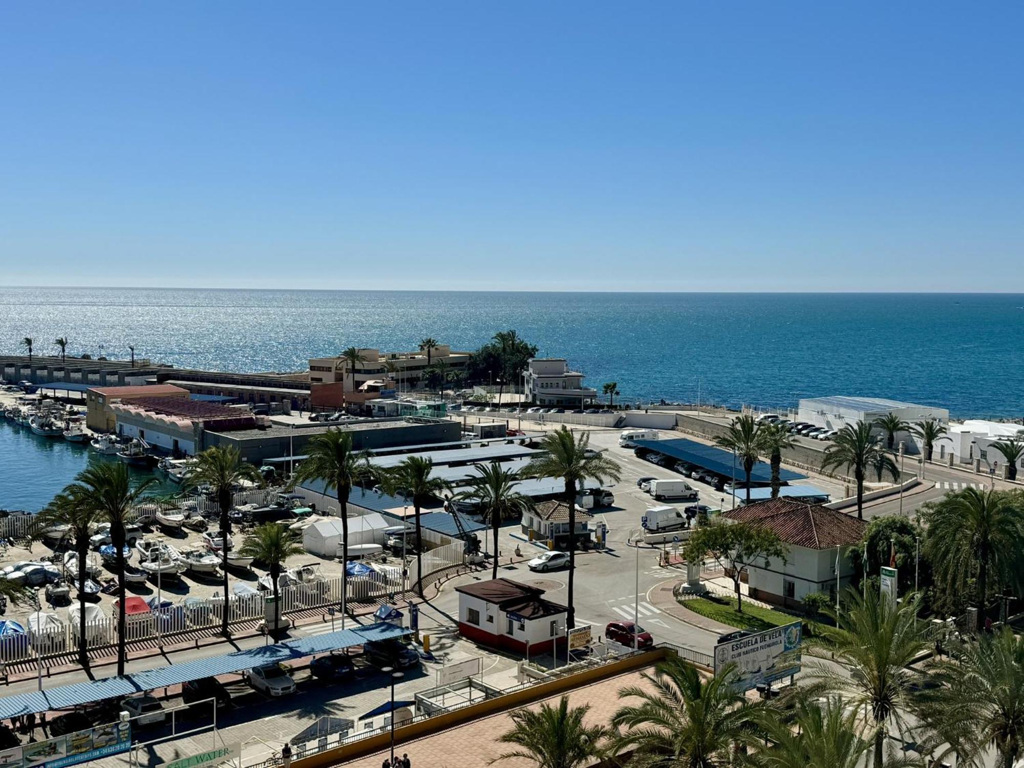 Beachfront Apartment With Terrace And Seaviews ฟูเอนฮิโรลา ภายนอก รูปภาพ